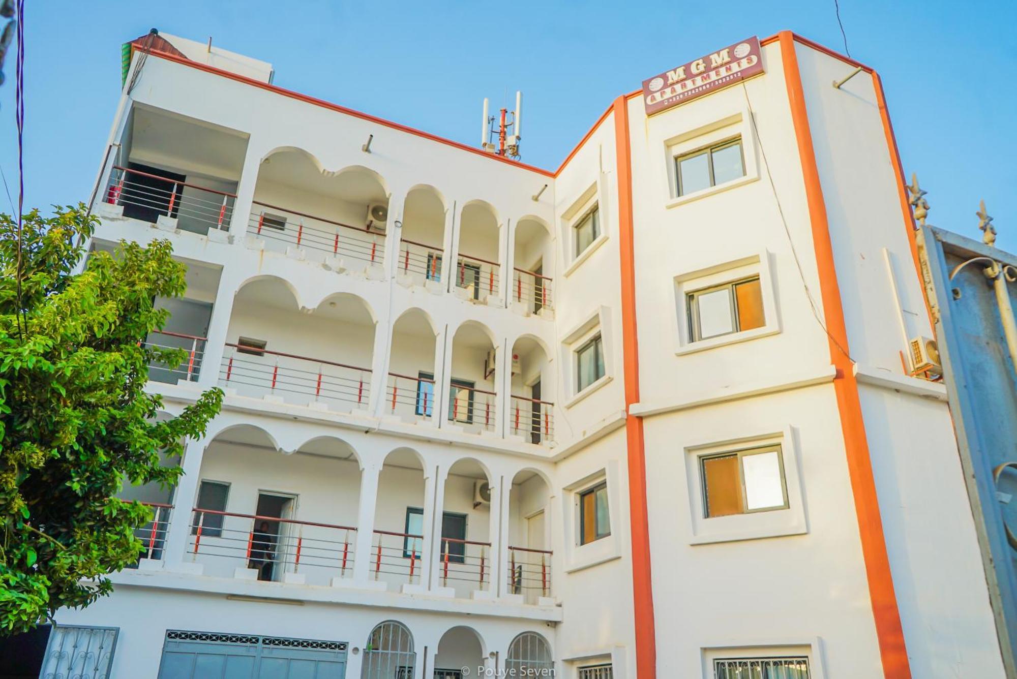 Mgm Apartments Gambia Kololi Esterno foto