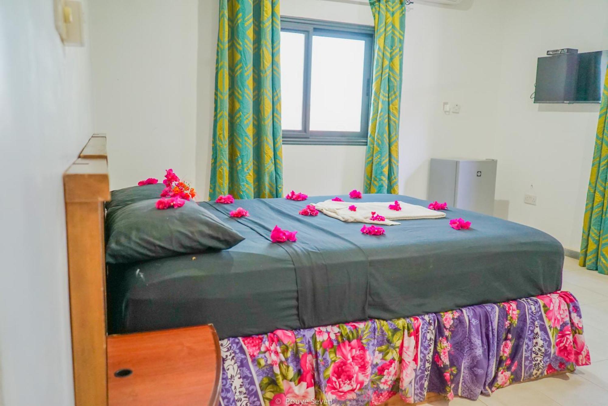 Mgm Apartments Gambia Kololi Esterno foto