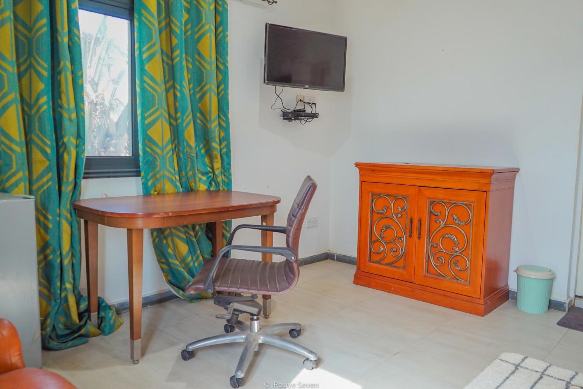 Mgm Apartments Gambia Kololi Esterno foto