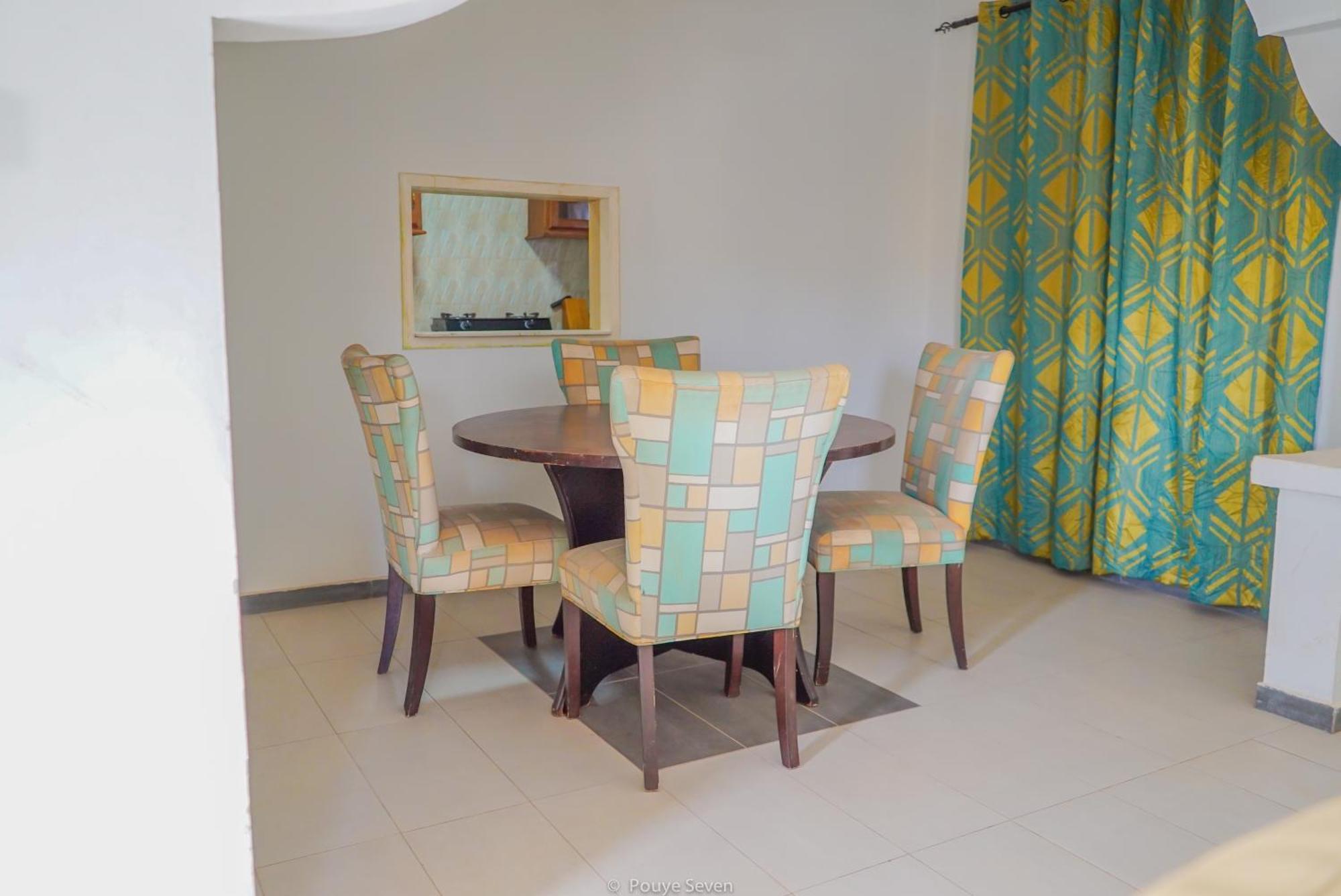 Mgm Apartments Gambia Kololi Esterno foto