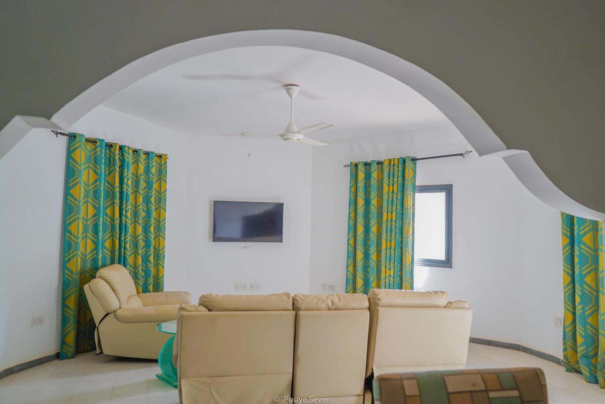 Mgm Apartments Gambia Kololi Esterno foto